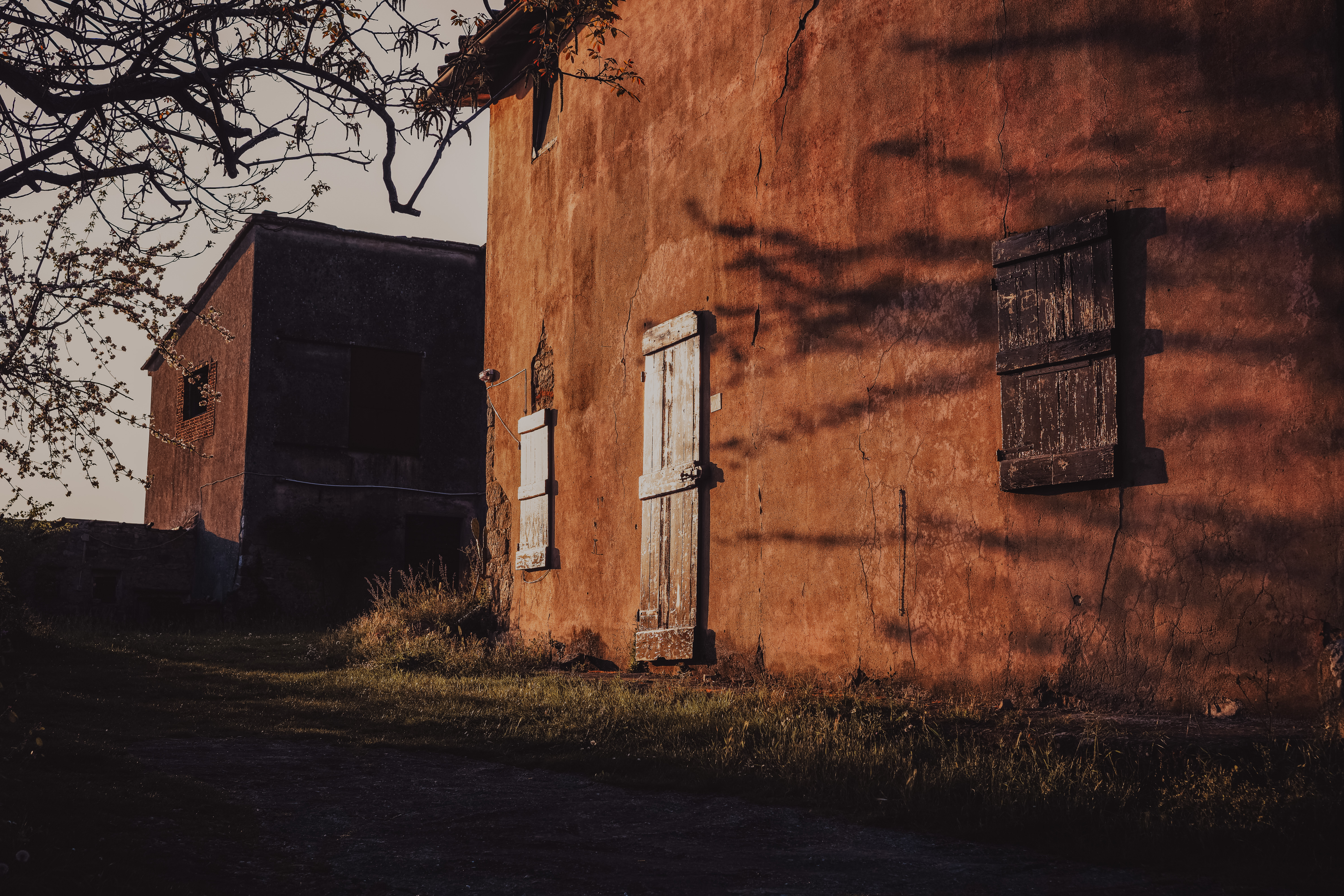 the-sundown-cast-foundation